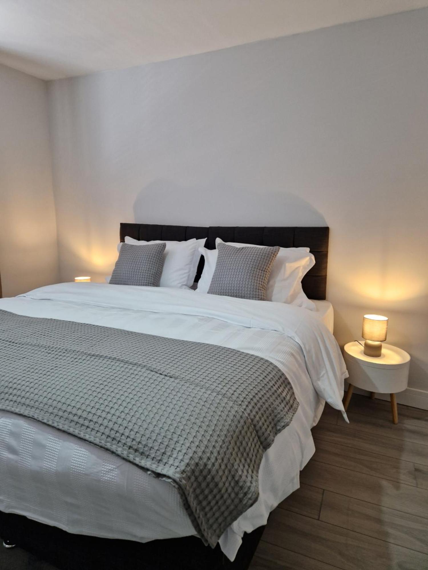 Stylish 2 Bed Home- Short Walk To Tottenham Stadium/Stations Лондон Экстерьер фото